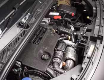 Sob o capô Vauxhall Combo '2018–24