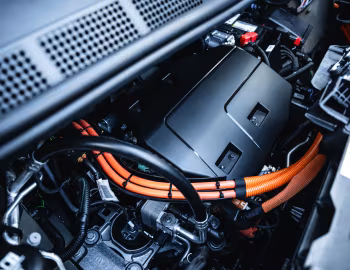 Sob o capô Vauxhall Combo Electric Van '2024–pr.