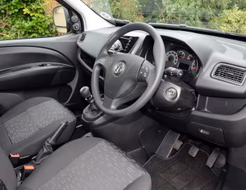 Interior Vauxhall Combo Van L2H2 '2014–18