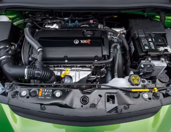Sob o capô Vauxhall Corsa VXR (E) '2015–18