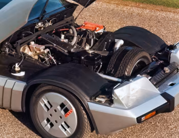 Sob o capô Vauxhall Equus '1978