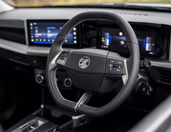 Interior Vauxhall Frontera Design Hybrid '2025–pr.