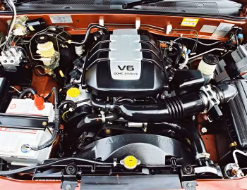 Sob o capô Vauxhall Frontera Sport (B) '1998–2001