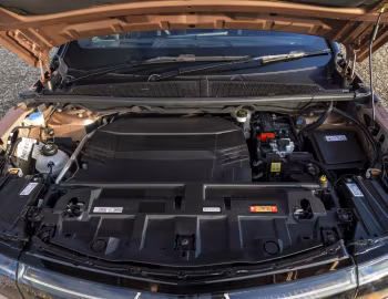 Sob o capô Vauxhall Grandland Electric Ultimate '2024–pr.