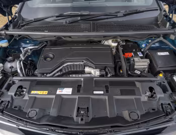 Sob o capô Vauxhall Grandland GS Hybrid '2024–pr.