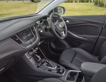 Intérieur Vauxhall Grandland X Hybrid4 '2020–21