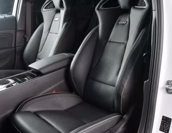 Interior Vauxhall Insignia GSi Sports Tourer '2018–19