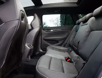 Interior Vauxhall Insignia GSi Sports Tourer '2018–19