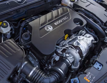 Sob o capô Vauxhall Insignia Hatchback '2013–17