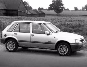 Vauxhall Nova Luxe+ 5-door '1992–93