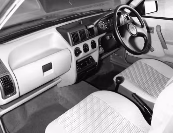 Interior Vauxhall Nova Merit Saloon '1990–92