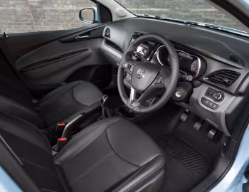 Interior Vauxhall Viva '2015–19