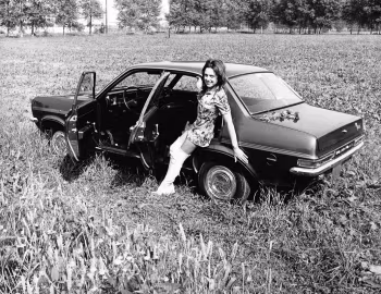 Vauxhall Viva Saloon 4-door (HC) '1970–79