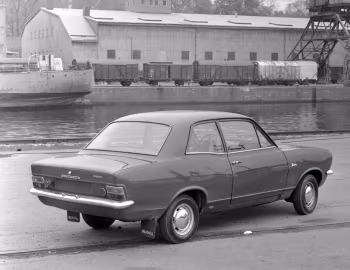Vauxhall Viva Deluxe 90 2-door Saloon [EU-spec] (HB) '1966–70