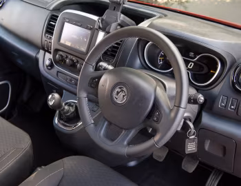 Interior Vauxhall Vivaro Combi L2 '2014–19
