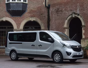 Vauxhall Vivaro Combi L2 BiTurbo '2015–19