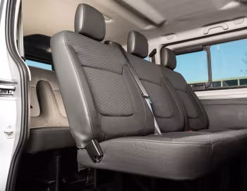 Interior Vauxhall Vivaro Combi L2 BiTurbo '2015–19
