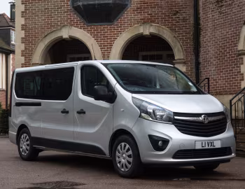 Vauxhall Vivaro Combi L2 BiTurbo '2015–19