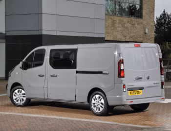 Vauxhall Vivaro Doublecab L2 BiTurbo '2015–19