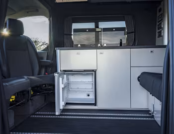 Interior Vauxhall Vivaro Elite Campervan '2020–23