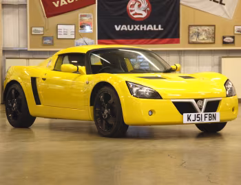 Vauxhall VX220 "Lightning Yellow" '12.2001–10.2002