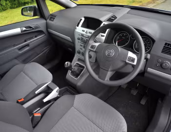 Interior Vauxhall Zafira ecoFLEX '2008–10