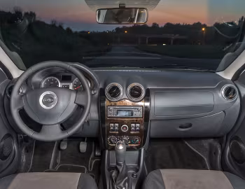 Передня панель Lada Largus VIP (RS0) '2014–15