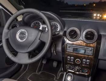 Передня панель Lada Largus VIP (RS0) '2014–15