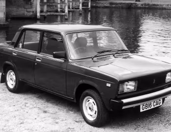 Lada Riva 1.5E Saloon [UK-spec] (21057) '1991–98