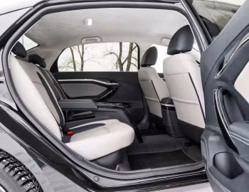 Інтер'єр Lada Vesta Signature '10.2015–17