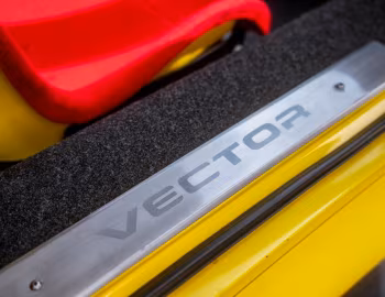 Интерьер Vector SRV8 '1998