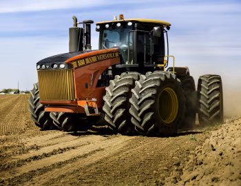 Versatile 550 '01–10.2017