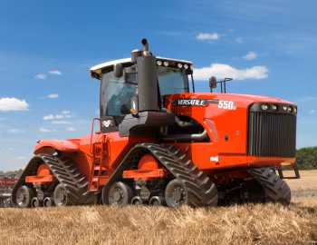 Versatile 550DT '2013–17
