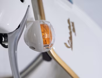 2022 Vespa 946 "Christian Dior" (#ZAPMA78G0N5200071)