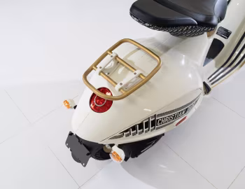 Coffre 2022 Vespa 946 "Christian Dior" (#ZAPMA78G0N5200071)