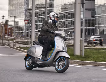 Vespa Elettrica 45 km/h [Worldwide] '11.2018–23