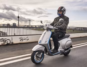 Vespa Elettrica 45 km/h [Worldwide] '11.2018–23