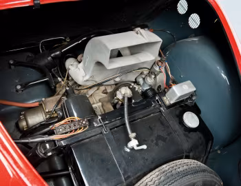 Под капотом Victoria 250 '1957–58