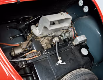 Под капотом Victoria 250 '1957–58