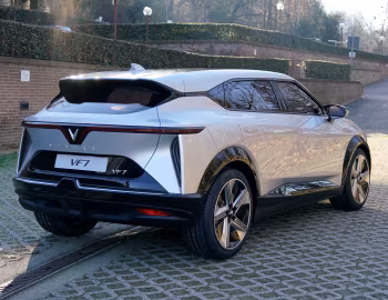 VinFast VF7 '01.2022