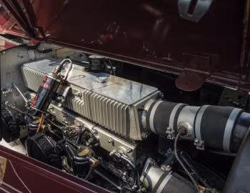 发动机舱 Voisin C28 Saliot Cabriolet '1935