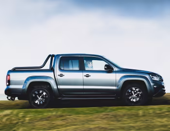 Volkswagen Amarok Double Cab "Black Edition" [UK-spec] '2019–20
