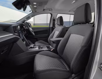 Interior Volkswagen Amarok Life 4MOTION Double Cab [Australia] '2023–pr.