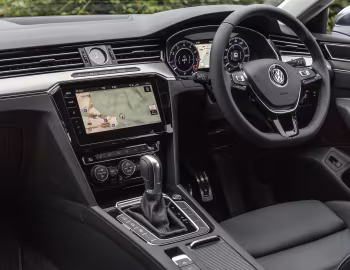 Panel frontal Volkswagen Arteon 4MOTION Elegance [UK-spec] '2017–20