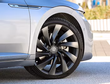 Volkswagen Arteon 4MOTION R-Line [Japan] '2017–21