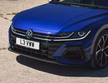 Volkswagen Arteon Shooting Brake R [UK-spec] '2021–25