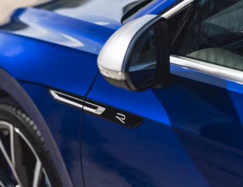 Volkswagen Arteon Shooting Brake R [UK-spec] '2021–25
