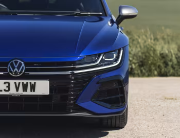 Volkswagen Arteon Shooting Brake R [UK-spec] '2021–25