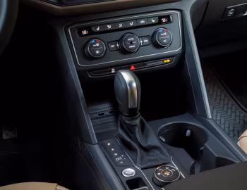 Interior 2020–23 Volkswagen Atlas Cross Sport SE [North America] '2020–23