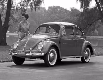 1962 Volkswagen 1200 Deluxe 2-door Sedan [North America] (Type 1) '1961–62
